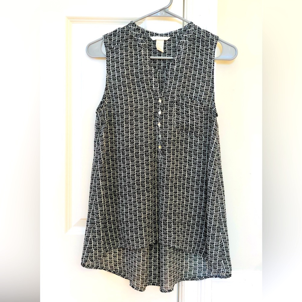 H&M tunic top sleeveless black & white printed semi sheer hi-low hem size 2